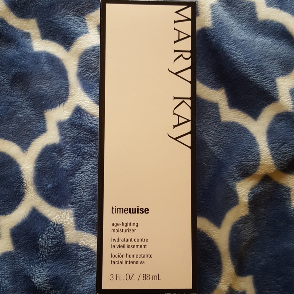Mary kay age fighting moisturizer normal to dry